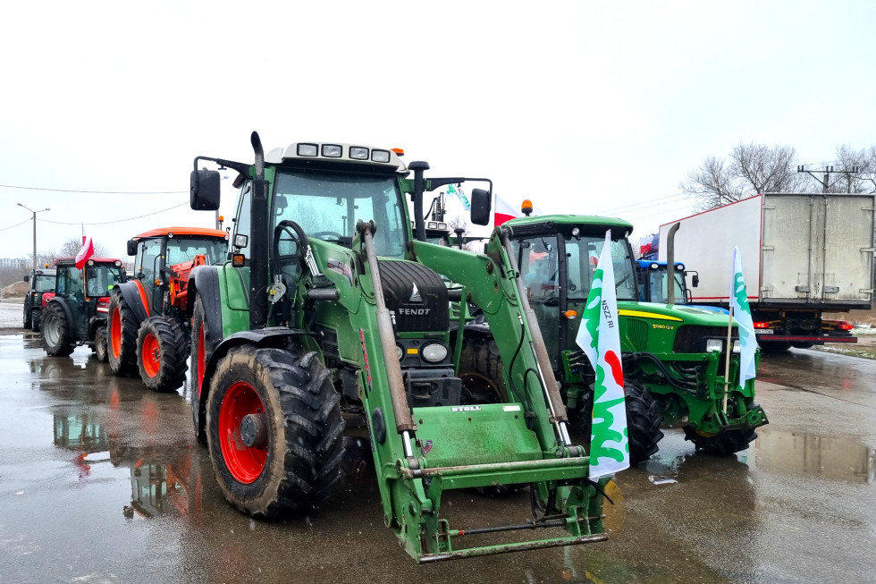 Farmers and hunters protest begins